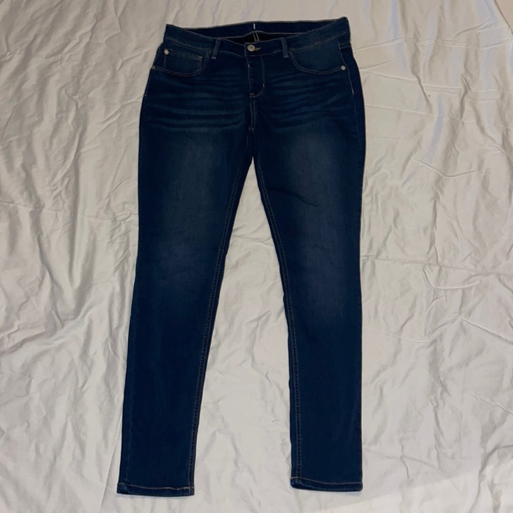 Girls jeans .